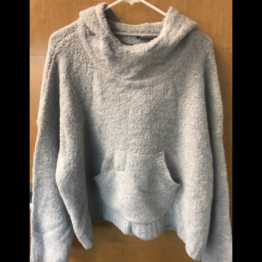 New balance hooded pullover